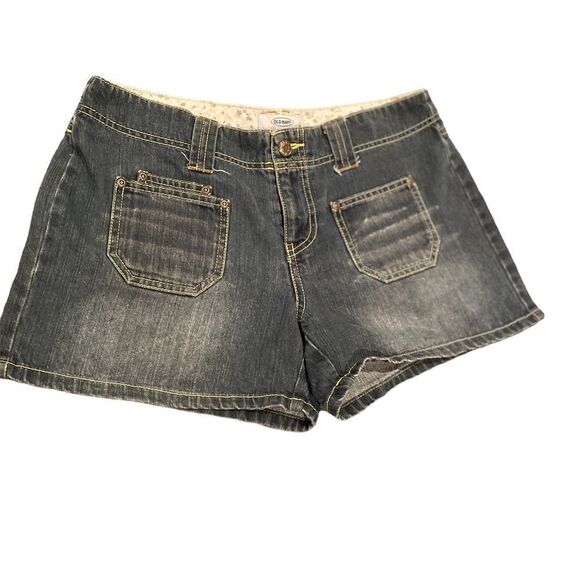 Old Navy Denim Shorts Size 6 Flat Front - Picture 1 of 9